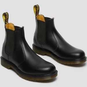 Dr. Martens UK5 Chelsea boot W7 M6